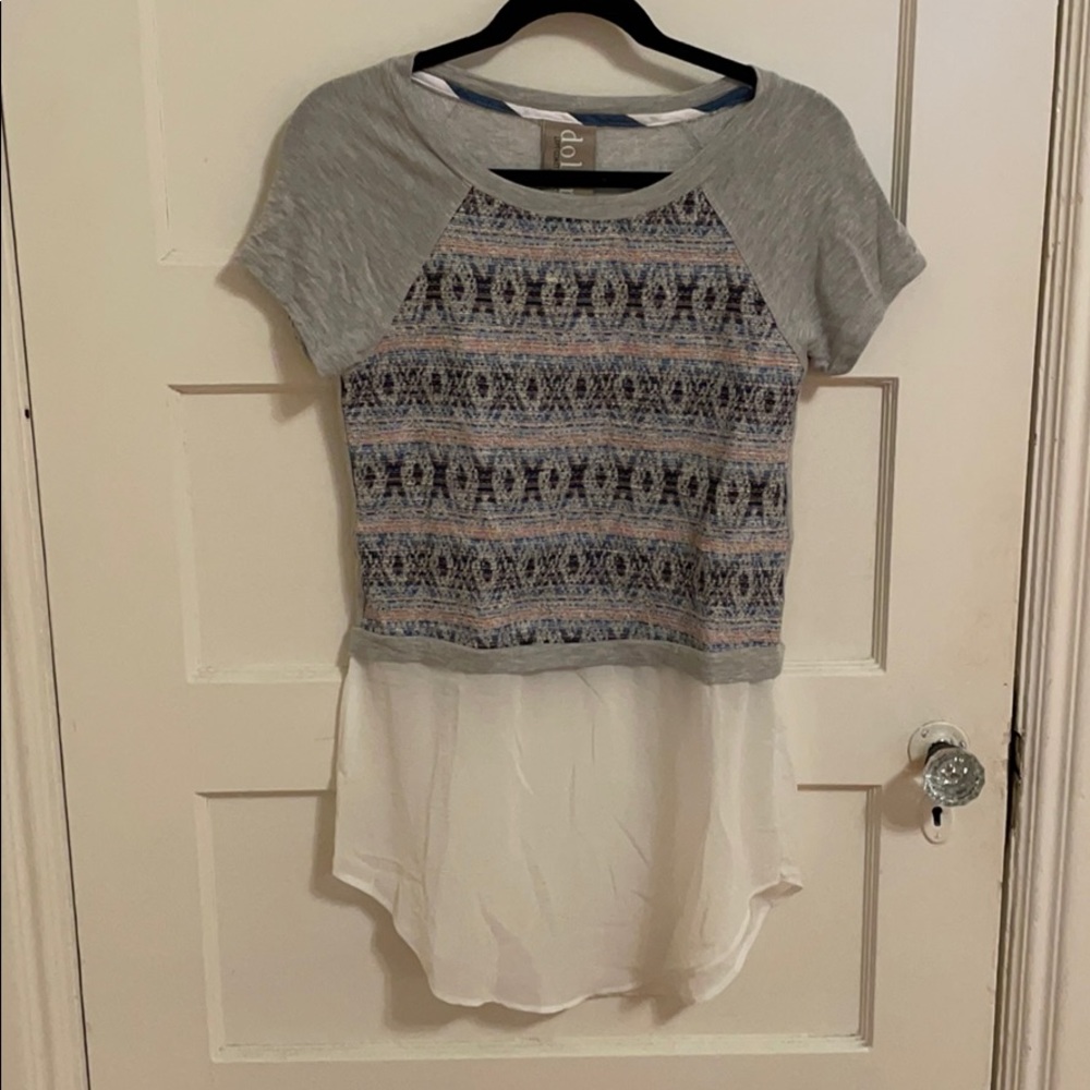 Dolan Anthropologie XS grey embroidered top